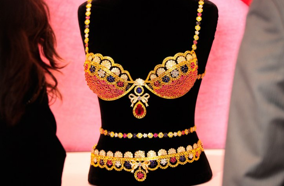 Esta pieza de oro y piedras preciosas cuesta 10 millones de d&oacute;lares.