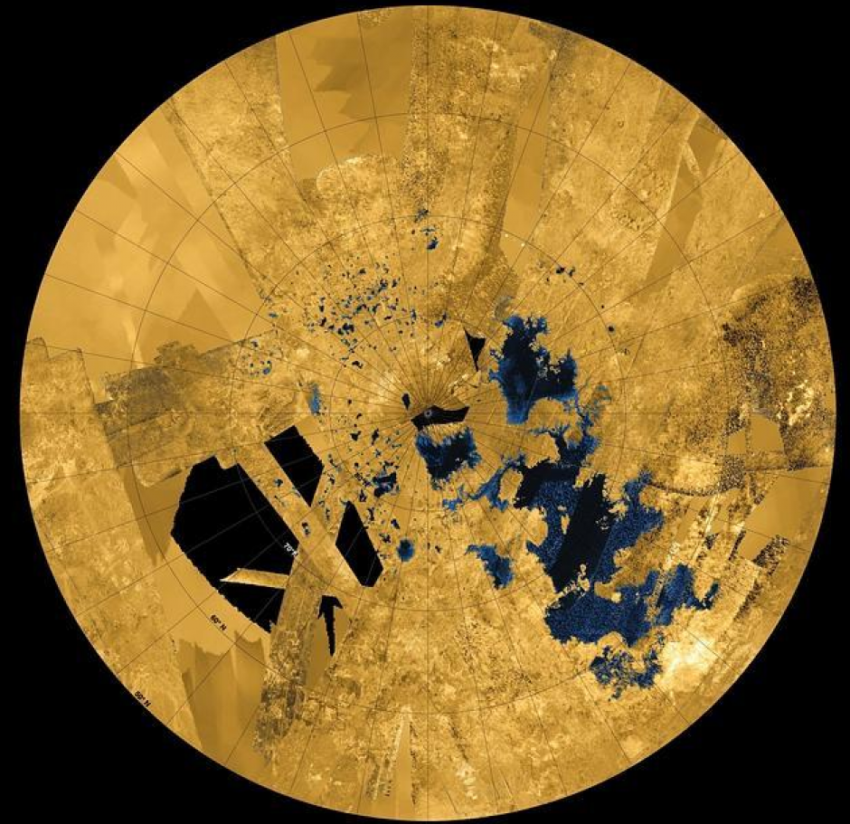 La imagen m&aacute;s completa de los lagos y mares al norte de Tit&aacute;n, obtenida por la nave Cassini. (NASA)