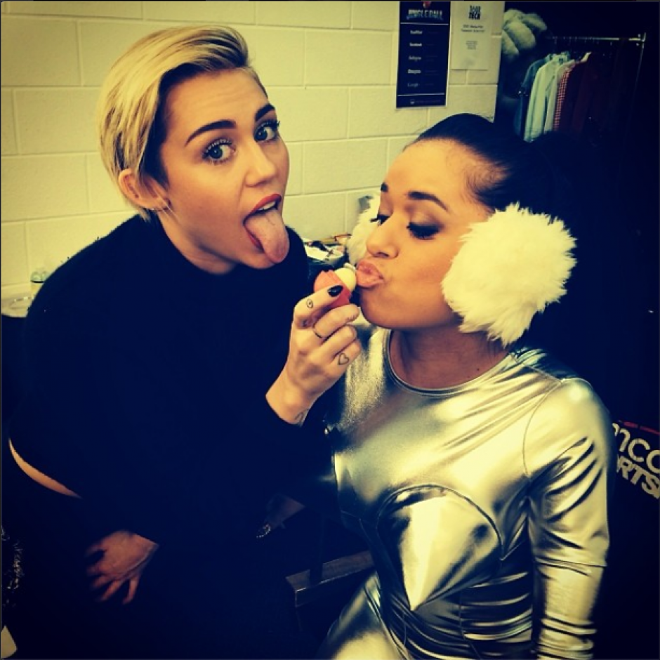 Se&ntilde;alan que la ex Chica Disney &uacute;ltimamente est&aacute; interesada en las mujeres. (Foto: Instagram)&nbsp;