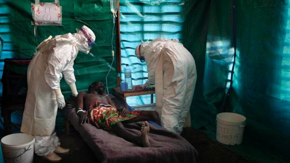 El &eacute;bola, seg&uacute;n los expertos, ya es una amenaza para la salud global. (Foto: Reuters)