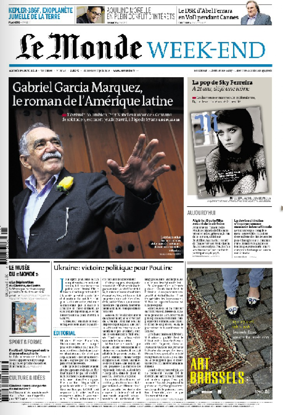 La edici&oacute;n del fin de semana del diario franc&eacute;s Le Monde dedica una doble p&aacute;gina en su interior al escritor colombiano. (Foto: Soy502)&nbsp;