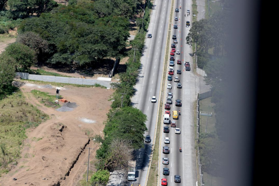 Se prev&eacute; que este domingo en las garitas de Peaje de la autopista Pal&iacute;n-Escuintla transiten m&aacute;s de 30 mil veh&iacute;culos (Foto: Esteban Biba/Soy502)