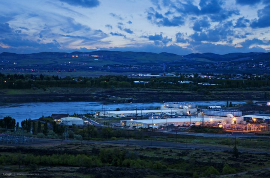 Google cuenta con 13 centros de datos, seis de ellos en Estados Unidos, uno en Sur Am&eacute;rica, tres en Europa y tres en Asia. En la imagen se observa el centro ubicado en Dalles, Oregon, a orillas del r&iacute;o Columbia.&nbsp;(Foto: Tomada de Google)