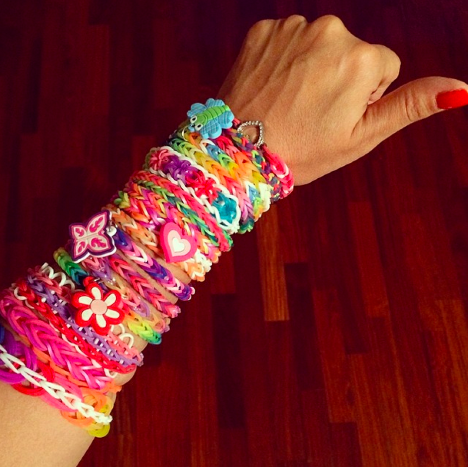 Confeccionar pulseras de hule puede ser una actividad entretenida y muy enriquecedora. (Foto: Nancy Chang).