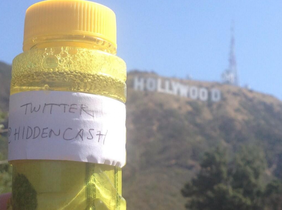 Jason Buzi, vecino de Palo Alto (California), ha resultado ser el responsable detr&aacute;s de la cuenta @hiddencash (dinero escondido) que reparti&oacute; "premios" de hasta 250 d&oacute;lares en las &aacute;reas de San Francisco y Los &Aacute;ngeles, escondidos en todo tipo de parajes sobre los cuales daba pistas y adivinanzas. (Foto:&nbsp;@hiddencash/Twitter)