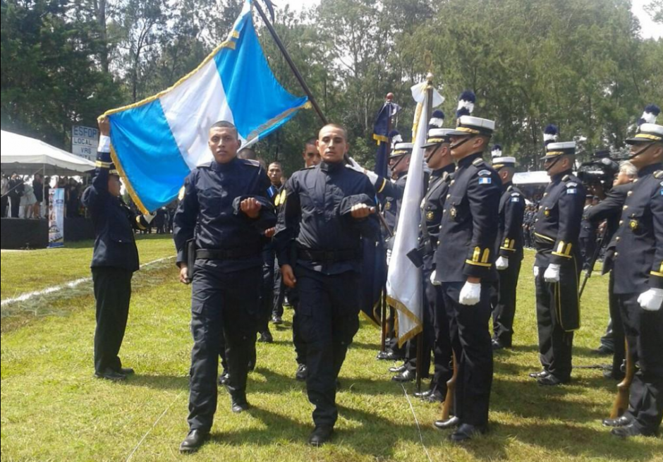 Hoy se graduaron 2,755 agentes de la Polic&iacute;a Nacional Civil. (Foto: Ministerio de Gobernaci&oacute;n/Twitter)