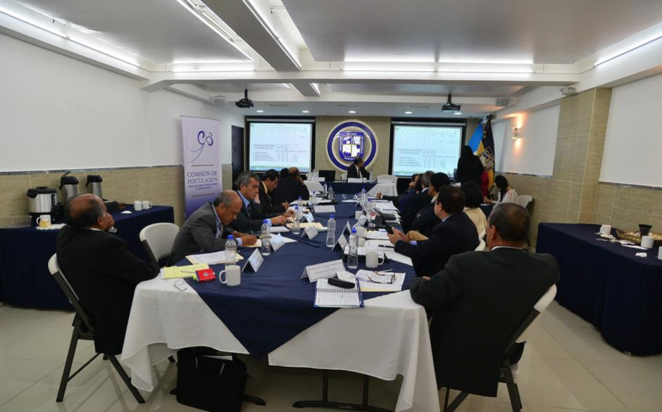 El presidente de la comisi&oacute;n de postulaci&oacute;n para Contralor General de Cuentas (CGC), Cyriano Ruiz, anunci&oacute; que entre jueves y viernes estar&iacute;an definiendo la n&oacute;mina de seis aspirantes. (Foto: Wilder L&oacute;pez/Soy502)&nbsp;