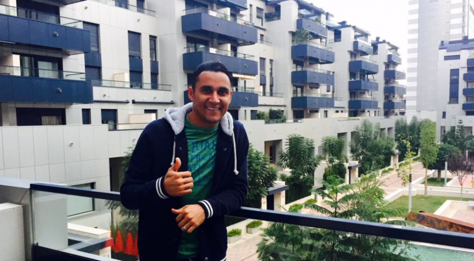 Keylor Navas momentos despu&eacute;s de recibir su nacionalidad en Espa&ntilde;a. (Foto: Twitter Keylor Navas)