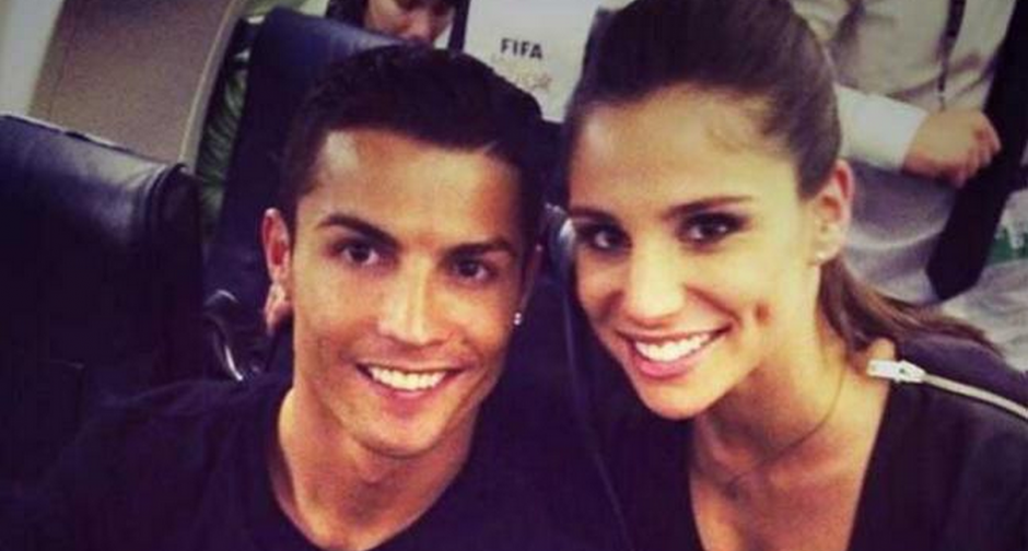 En esta foto se mira a Cristiano Ronaldo buscando "consuelo" por la ruptura con Irina Shayk. Luc&iacute;a Villal&oacute;n es quien se ofreci&oacute; a d&aacute;rselo.