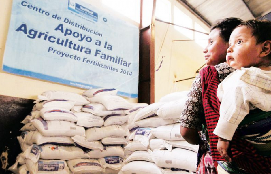 La vicepresidenta Roxana Baldetti explicó que la información que recibieron de la NASA modificará los planes de compra de fertilizantes. (Foto: AGN)