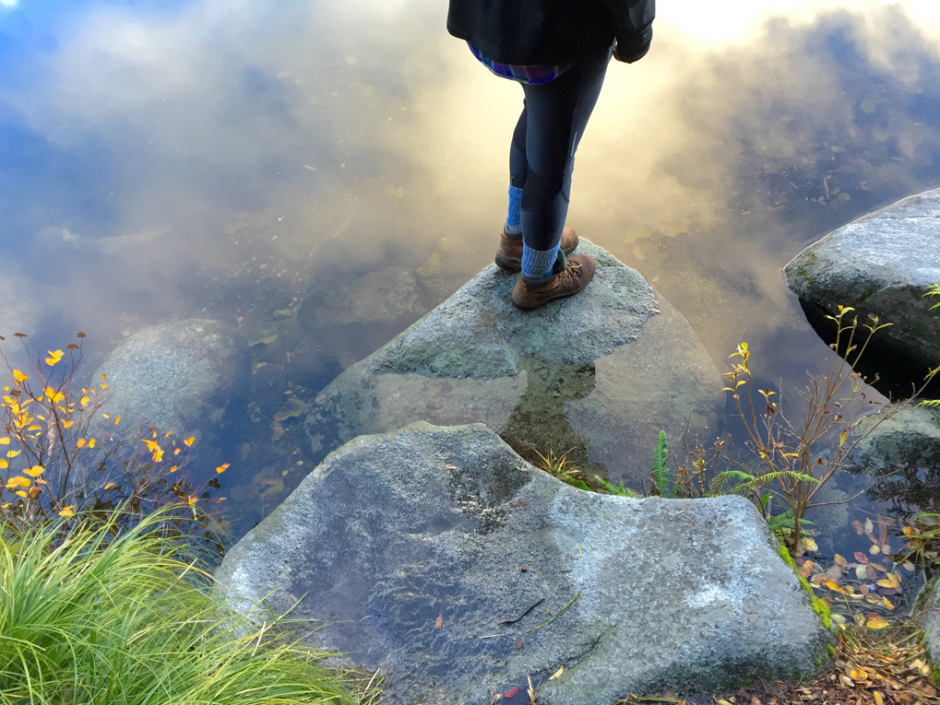 La iluminaci&oacute;n suave puede agregar un toque so&ntilde;ador y et&eacute;reo a una foto. Aqu&iacute;, crea la ilusi&oacute;n de que el sujeto est&aacute; casi flotando. (Foto: Gabby K)