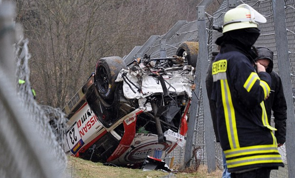 El autom&oacute;vil que se sali&oacute; de la pista choc&oacute; contra una zona de espectadores y le caus&oacute; la muerte a uno. &nbsp;(Foto: dailymail.co.uk)