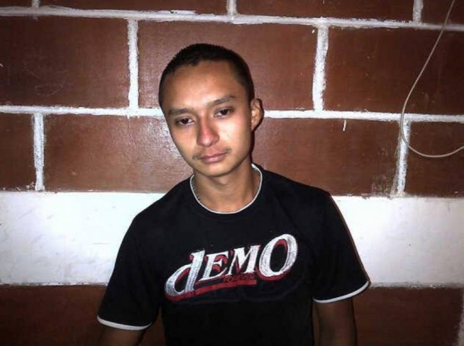 El hijo del jefe edil de San Pedro N&eacute;cta, Rony Galicia, fue capturado junto a dos personas con un AK-47 y otra arma cuando se conduc&iacute;an en un veh&iacute;culo en la ruta Interamericana. (Foto: Soy502)&nbsp;