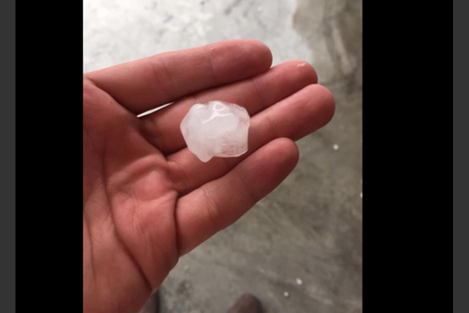Varios usuarios de diferentes redes sociales reportan fuerte lluvia con caída de granizo. (Foto: Twitter: @Guille_GT)