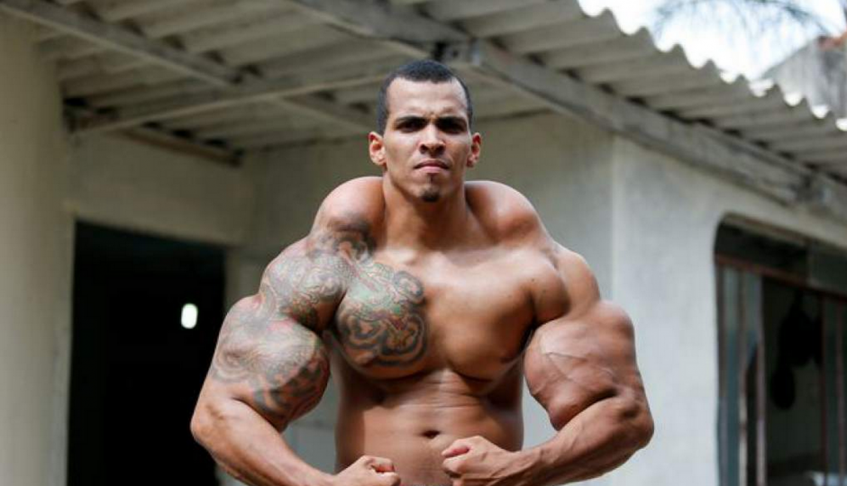 El exguardaespaldas estaba obsesionado con llegar a ser un fisicoculturista profesional de la forma m&aacute;s r&aacute;pida posible. (Foto: Barcroft USA)