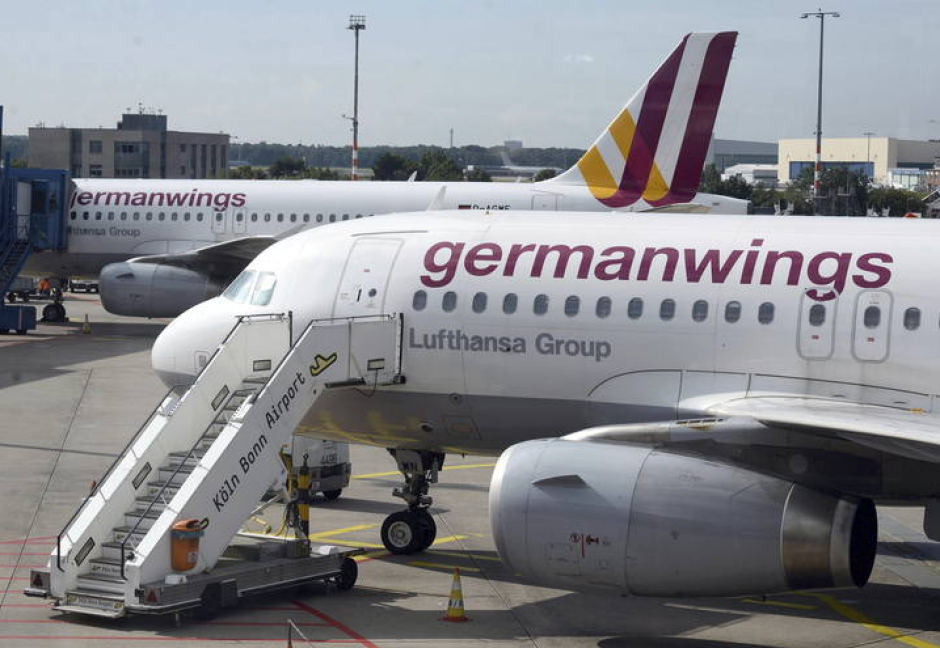 Los investigadores del accidente del vuelo de Germanwings el pasado 24 de marzo en los Alpes franceses confirmaron que el copiloto ensay&oacute; la maniobra durante el trayecto de ida de Dusseldorf a Barcelona. (Foto: EFE)&nbsp;