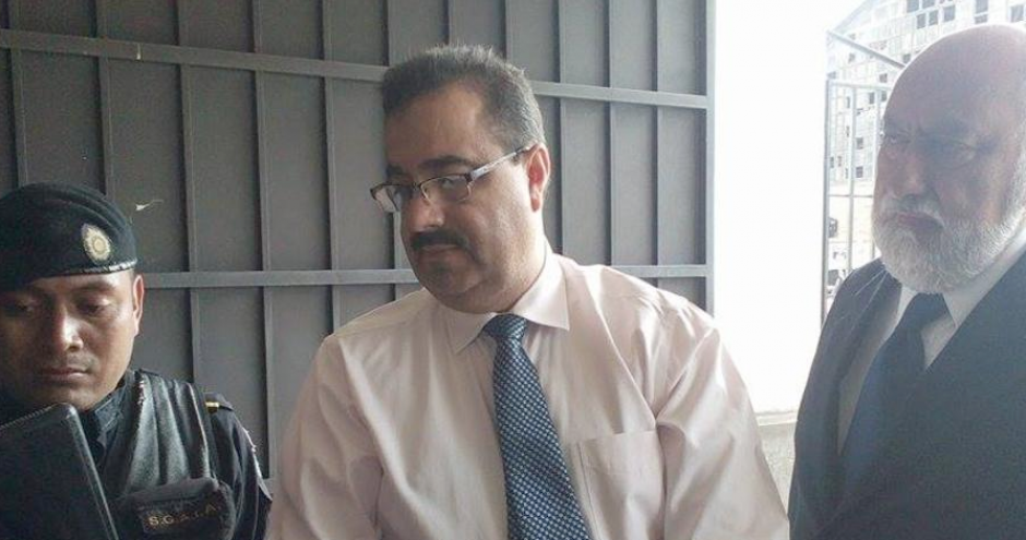 Julio Roberto Suárez se encuentra en prisión preventiva acusado de fraude. Sin embargo, el Banco de Guatemala está pagando por su defensa penal. (Foto:Archivo/Soy502)