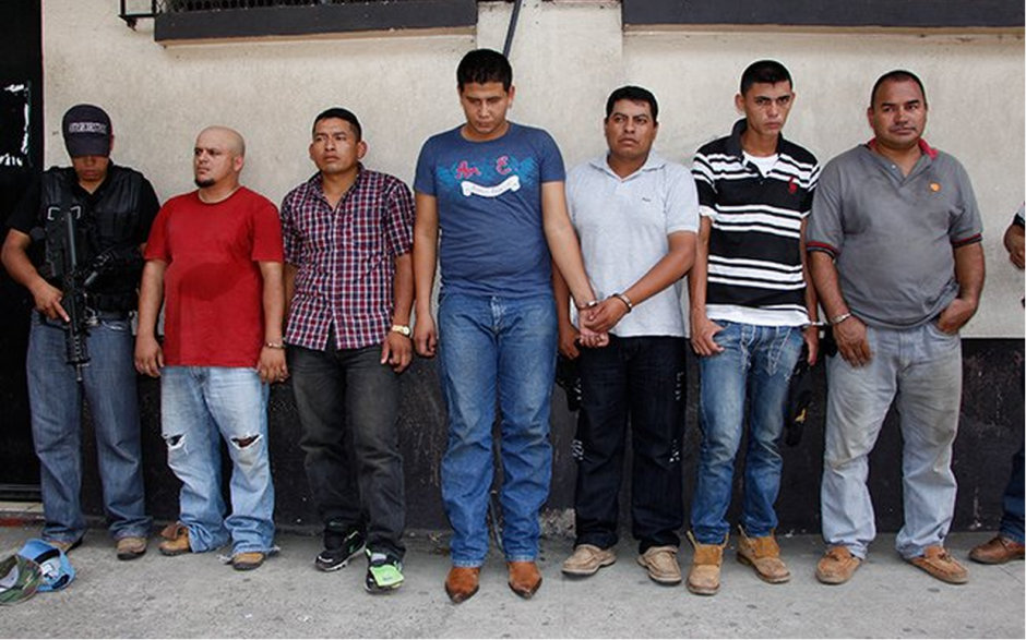 Foto de archivo de la captura de varios miembros de "Los Falsos Pastores", en junio de 2014. (Foto: PNC)