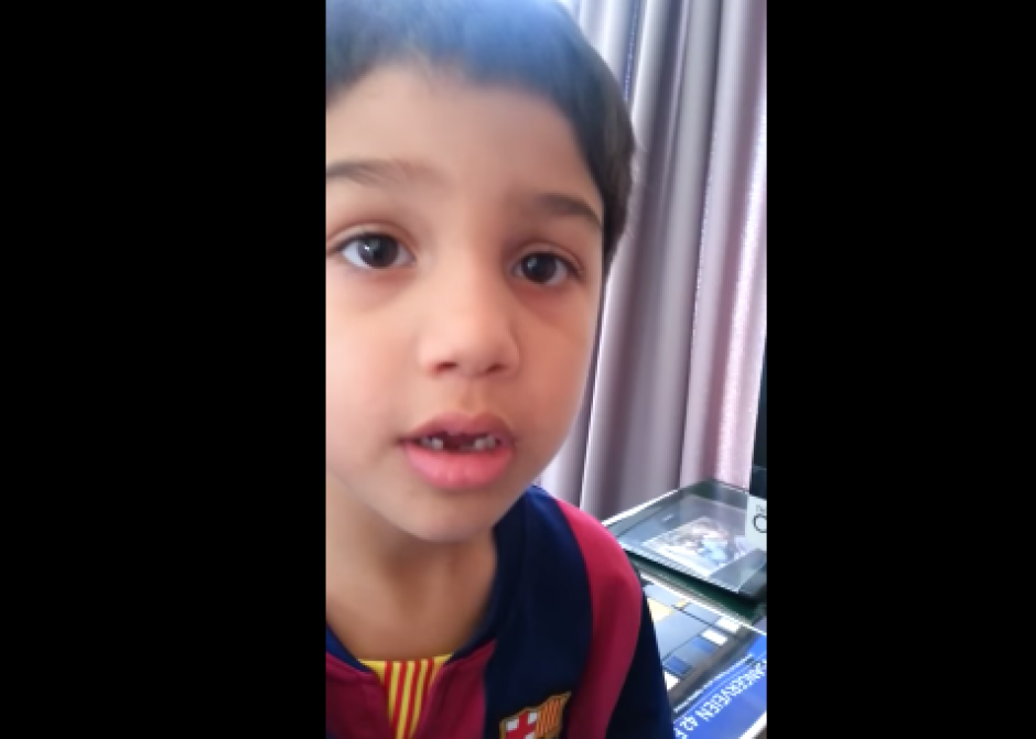 El ni&ntilde;o mand&oacute; un serio mensaje a Arturo Vidal y le dijo "c&oacute;mo puede ser tan torpe". &nbsp;(Video: YouTube/Alvaro Reyes)