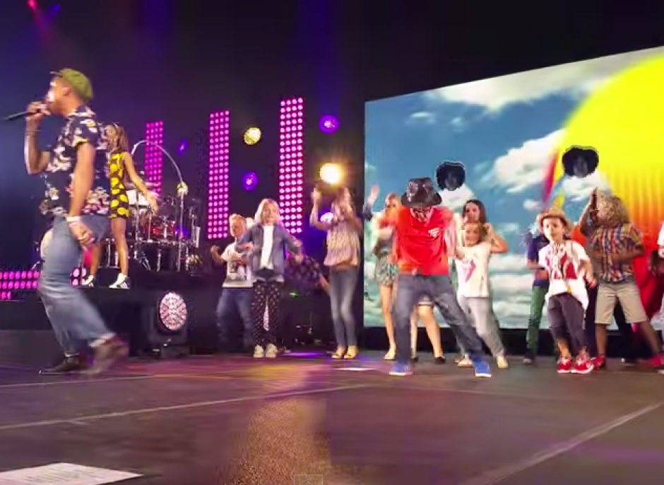 Pharrell Williams reconoci&oacute; el talento de Dylan, un ni&ntilde;o de 7 a&ntilde;os que se rob&oacute; el espect&aacute;culo. (Imagen: YouTube)