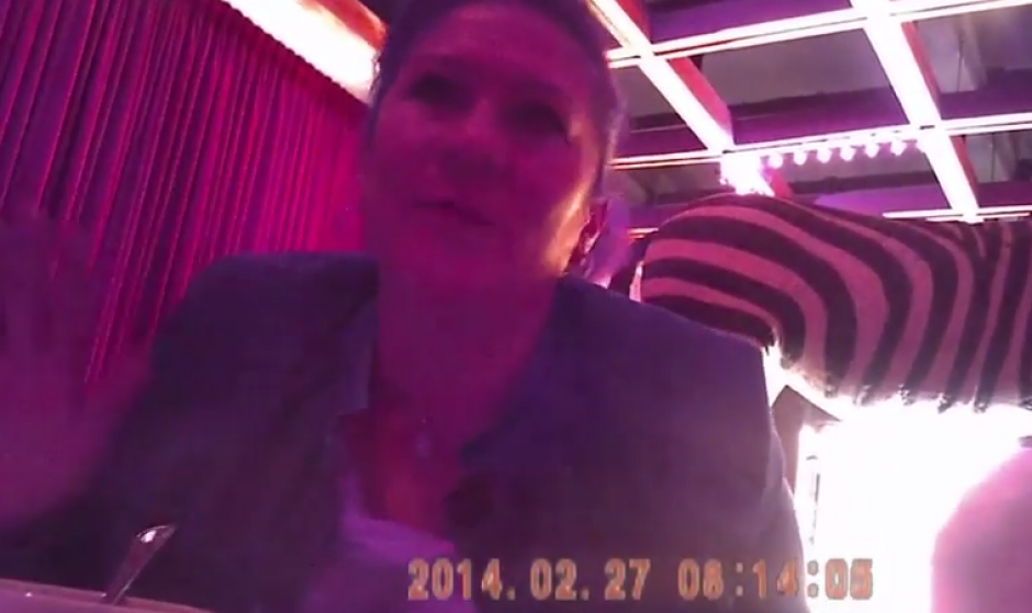 La diputada Mirza Arreaga bromea sobre algunos temas y sobre dividirse "el tema".