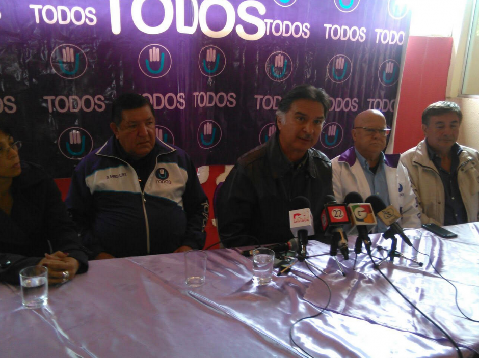 Alfonso Portillo brinda una conferencia de prensa en San Marcos, donde se encuentra en actividades de campaña política. (Foto: Hugo Barrios/Nuestro Diario)