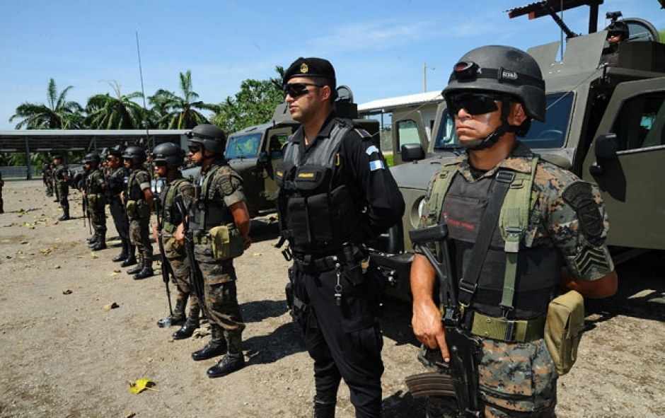 La Fuerza de tarea Tecún Uman, en la fotografía se muestra el momento cuando fue presentada, será la encargada de reforzar la vigilancia de la frontera con México. (Foto: Archivo/Soy502)