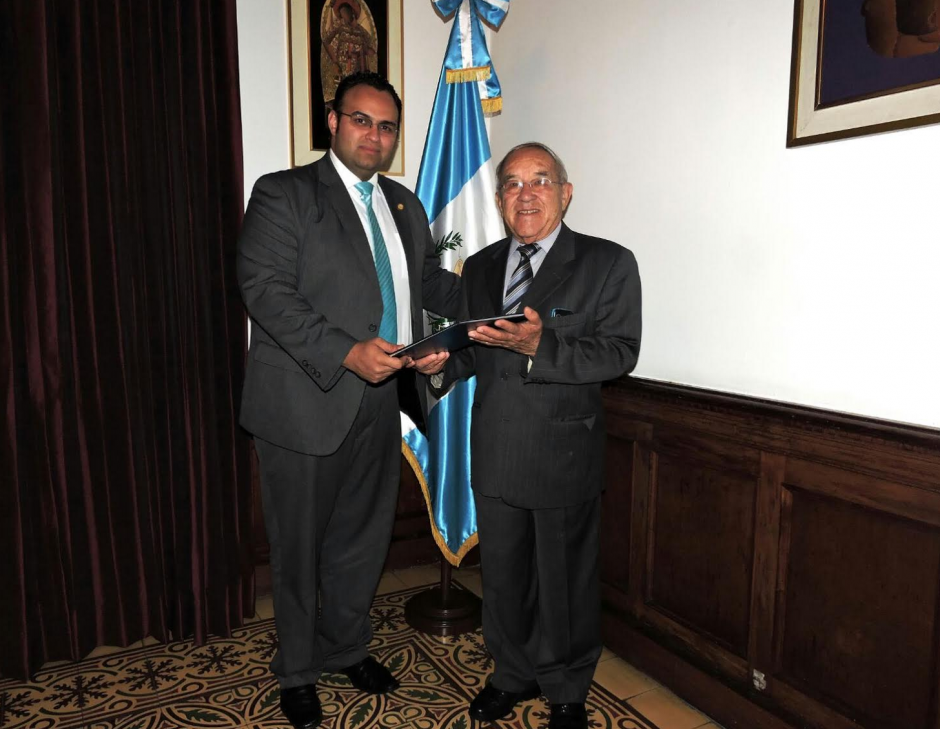 El nuevo titular del Registro de la Propiedad fue juramentado la tarde de este martes. (Foto: Presidencia)
