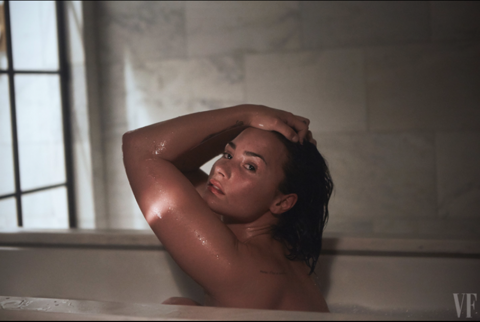 La cantante y actriz Demi Lovato hizo una espectacular sesión de fotos para la revista Vanity Fair.