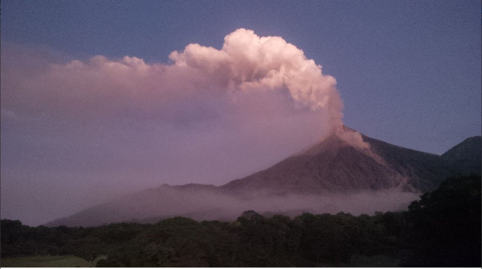 La Conred mantiene el monitoreo sobre el volc&aacute;n de Fuego debido al fluido de lava en las &uacute;ltimas horas. (Foto: Conred)&nbsp;