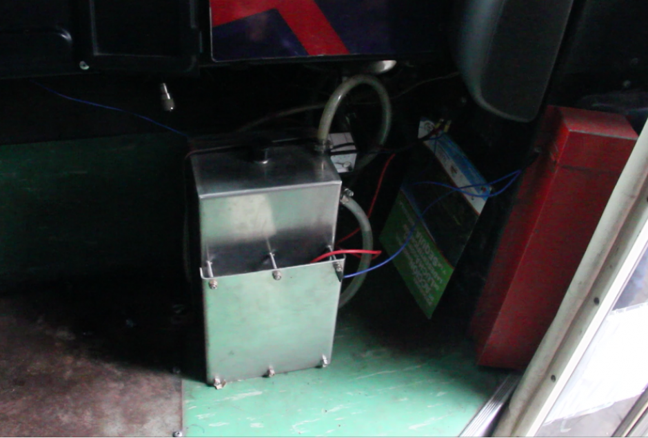 El sistema que se instala en los autobuses ayuda a la reducci&oacute;n de los gases que emiten, as&iacute; como el ahorro de combustible. (Foto: Fredy Hern&aacute;ndez/Soy502)