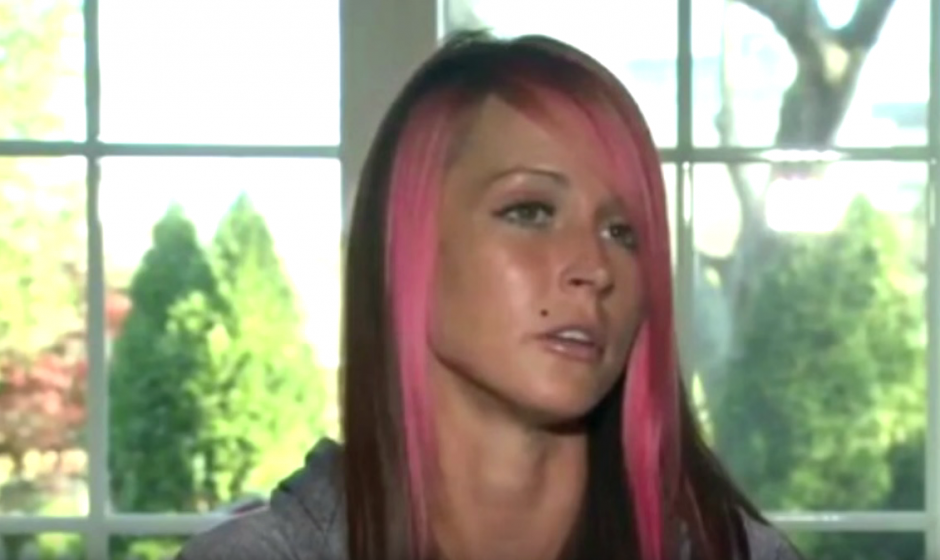 Audree Kopp sufri&oacute; una infecci&oacute;n por una liga de pelo. (Imagen: YouTube)