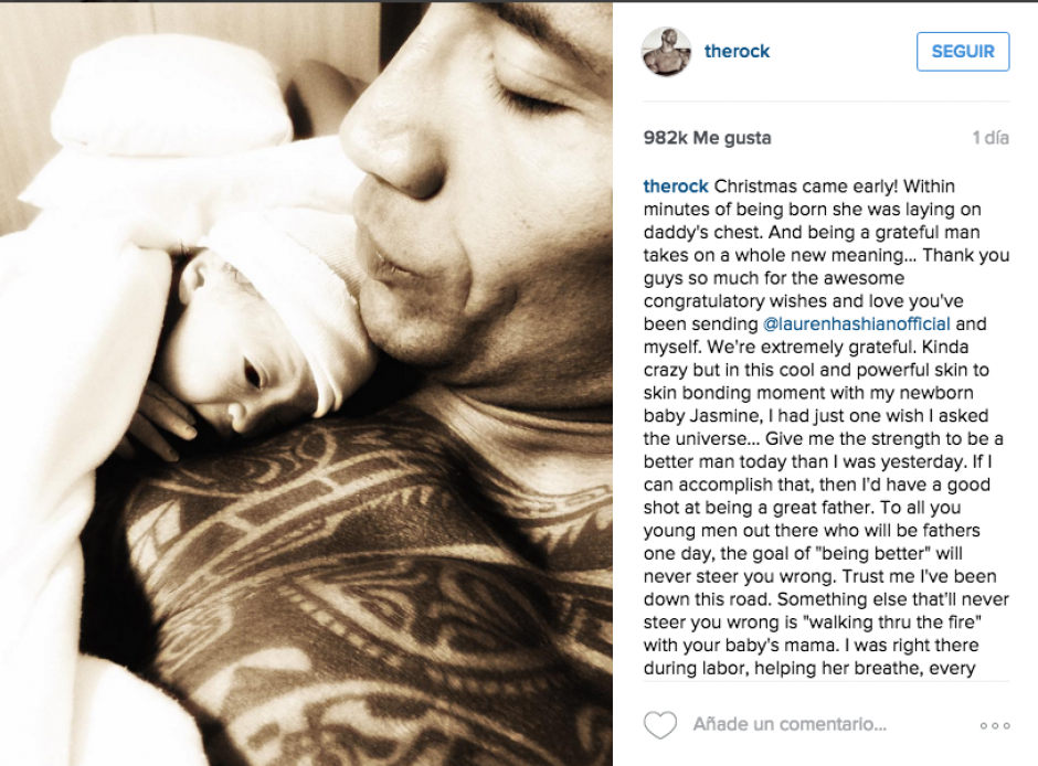 Dwayne Johnson posa con orgullo junto a su hija Jasmine en Instagram. El exluchador muestra de esta manera que es d&eacute;bil ante la mirada de su peque&ntilde;a, pero fuerte para protegerla.&nbsp;
