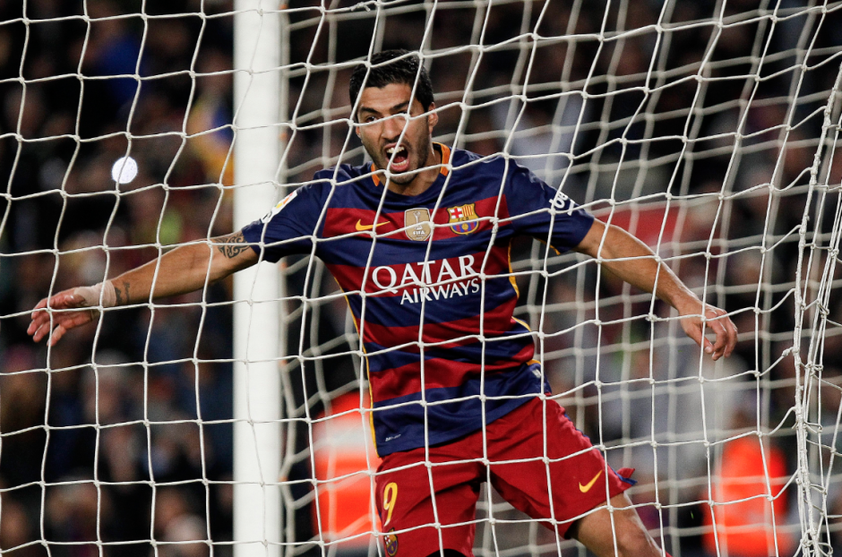 El delantero uruguayo, Luis Su&aacute;rez, sigue de buena racha, hizo doblete ante Real Betis. Barcelona termina el a&ntilde;o como l&iacute;der. (Foto: EFE/Quique Garc&iacute;a)