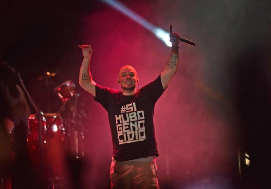 Residente no deja de ocultar su gusto por una bebida guatemalteca. &nbsp;(Foto: Archivo/Soy502)&nbsp;