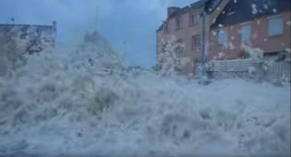 Un extra&ntilde;o fen&oacute;meno sorprendi&oacute; a los habitantes de una ciudad en Francia. (Imagen: YouTube)