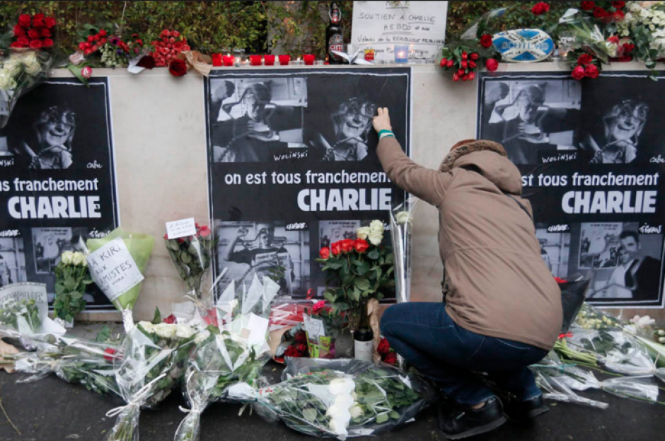 El 7 de enero del 2015, dos yihadistas entraron a las oficinas del semanario franc&eacute;s y acabaron con la vida de 17 personas. &nbsp;(Foto: &nbsp;EFE)&nbsp;