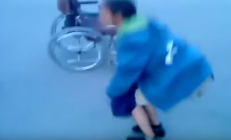 Un joven que se hac&iacute;a pasar por discapacitado fue puesto al descubierto. (Imagen: captura de pantalla)