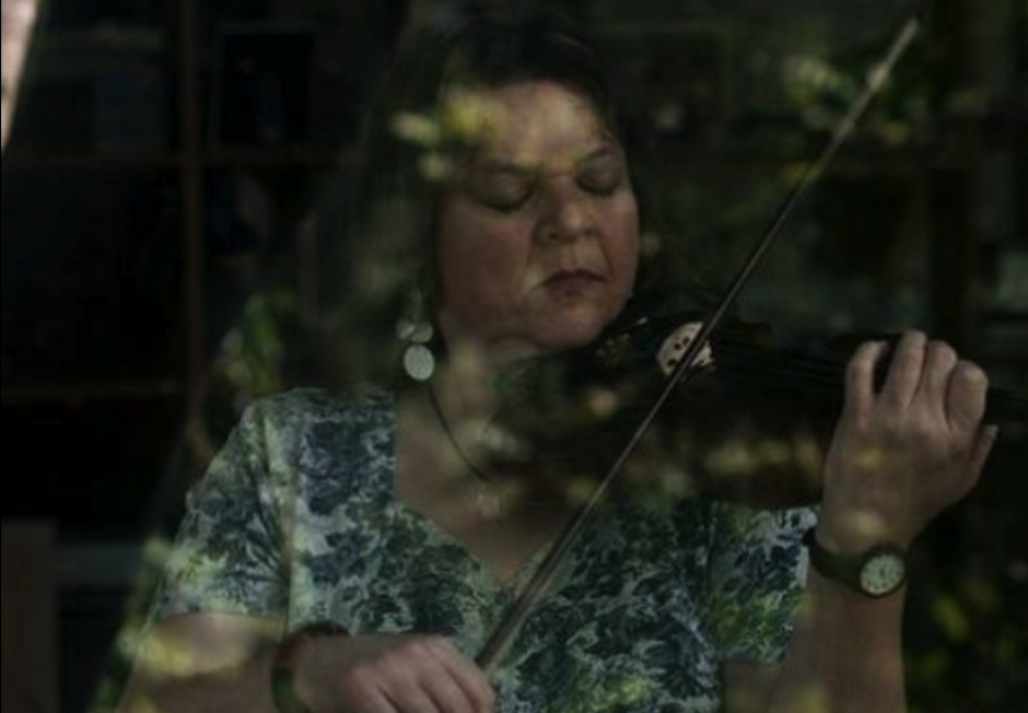 M&oacute;nica Sarmientos es una violinista destacada. (Foto: Facebook M&oacute;nica Sarmientos)