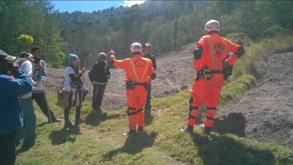 Los Bomberos Voluntarios rastrearon el &aacute;rea por m&aacute;s de tres horas. (Foto: Bomberos Voluntarios)