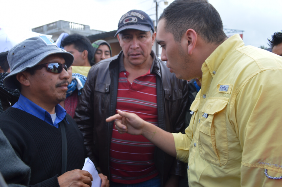 Los pobladores se oponen a la designaci&oacute;n de Carlos Cardona como gobernador en San Marcos. (Foto: Hugo Barrios/Nuestro Diario)