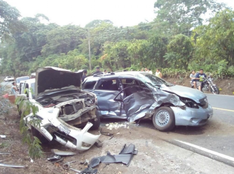Al menos cinco heridos dejo un percance vial en San Francisco Zapotitl&aacute;n. (Foto: Tr&aacute;nsito PNC) 