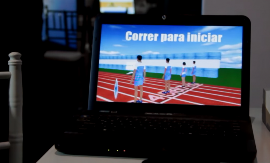 Los emprendedores mostraron sus propuestas a los visitantes de la primera feria de las Aplicaciones en Guatemala. (Foto: Fredy Hern&aacute;ndez/Soy502)