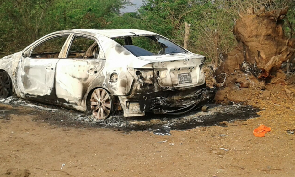 El cad&aacute;ver de un cuerpo fue localizado en el veh&iacute;culo calcinado. (Foto: Facebook/Noticias de Oriente)
