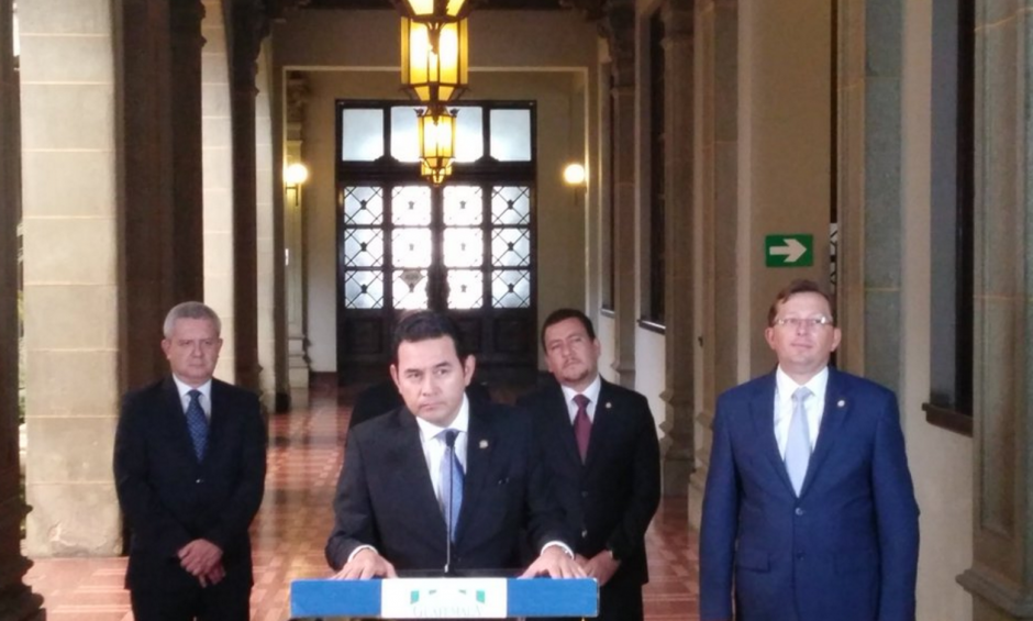 El presidente Jimmy Morales dio una conferencia de prensa en la que informó que aún no toma una decisión respecto a las reformas a la Ley Electoral. (Foto: Soy502)&nbsp;