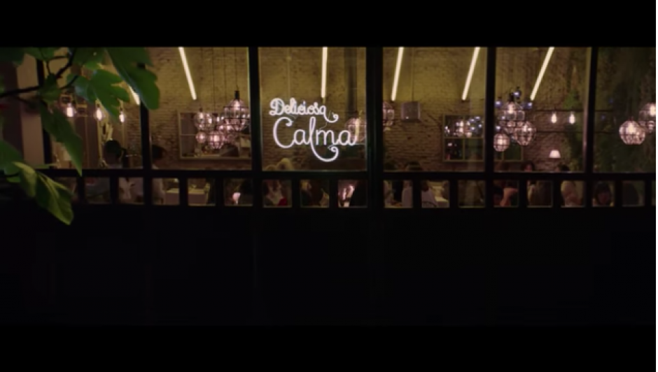 La campa&ntilde;a es un spot que muestra al restaurante "Deliciosa Calma". (Foto: YouTube)