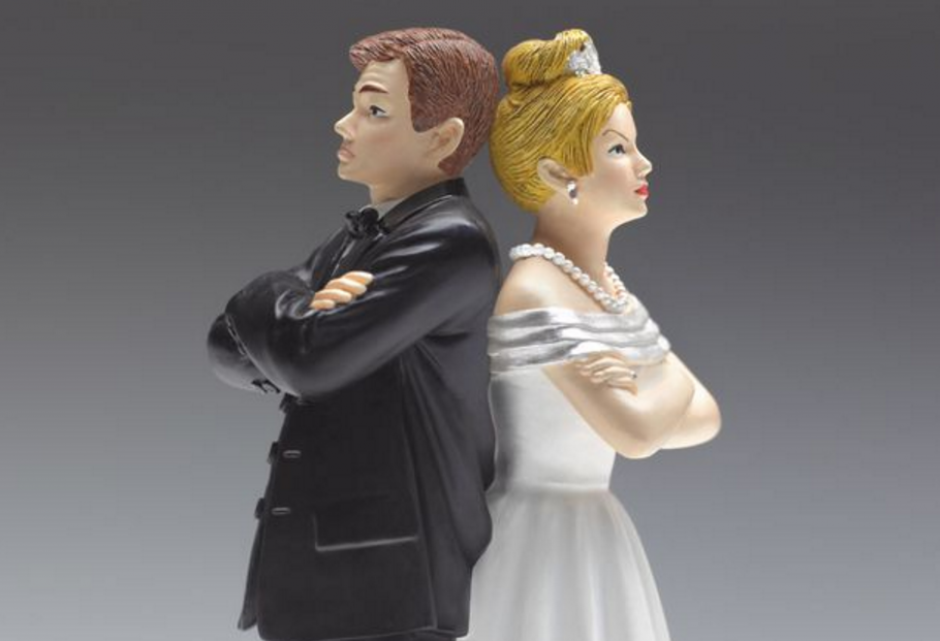 Un matrimonio dur&oacute; poco debido a la adicci&oacute;n de la esposa a chatear con sus amigos durante la luna de miel. (Foto: mirror.co.uk)