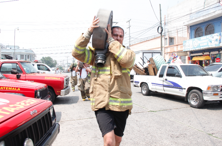 El entrenamiento que se ofrece en las estaciones es tipo CrossFit. (Foto: Jorge Sente/Nuestro Diario)