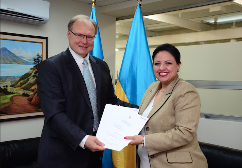 La exvicecanciller se entregó la tarde del jueves a la justicia guatemalteca y tras su primera audiencia fue ligada a proceso y guardará arresto domiciliar. (Foto: Minex)
