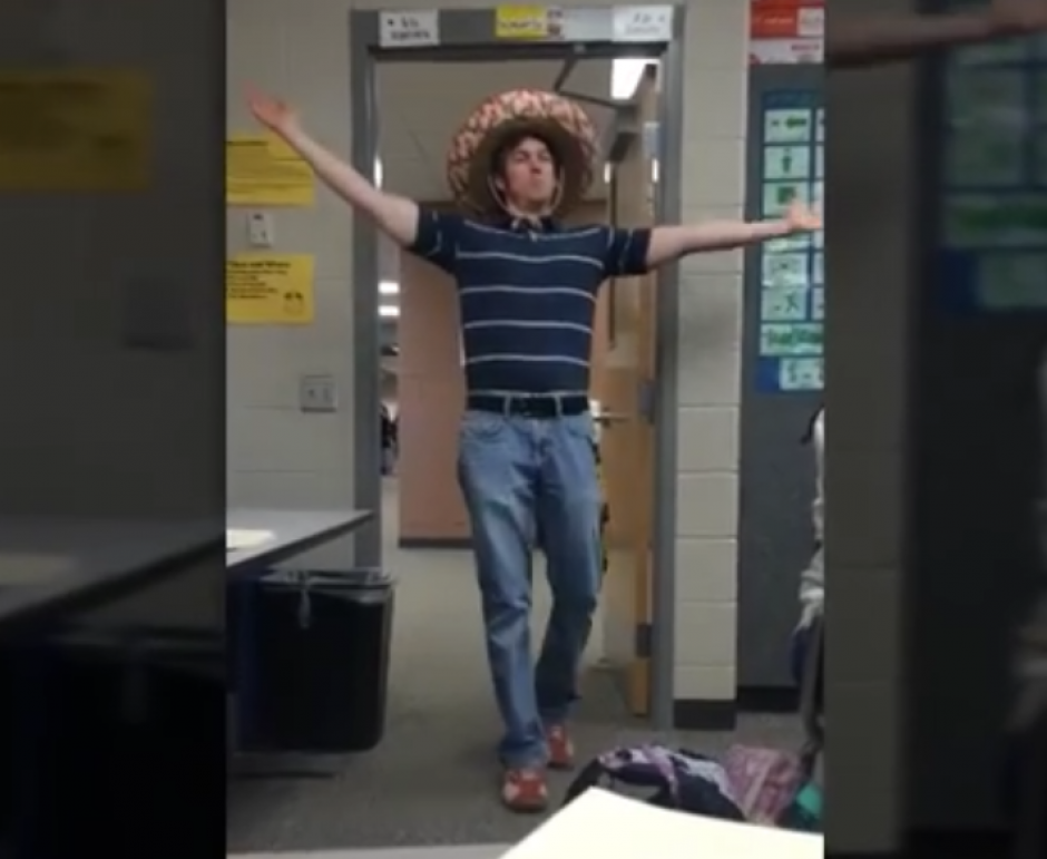 Andrew Ward es un profesor de espa&ntilde;ol de Kansas City, Estados Unidos. (Imagen: Facebook)